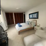 Apartamento Tropical con Vista Panorámica al Mar